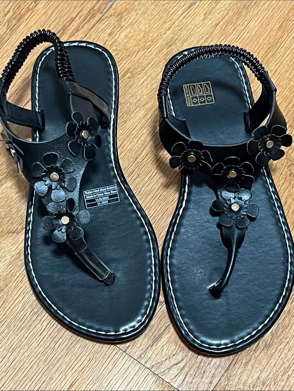 SHEIN Black Floral T-Strap Kids Sandals